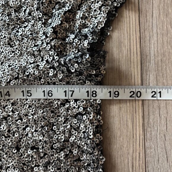 Free People Forever Sparkle Silver Sequin Scallop Back Blouse Womens Size XS - Picture 8 of 10